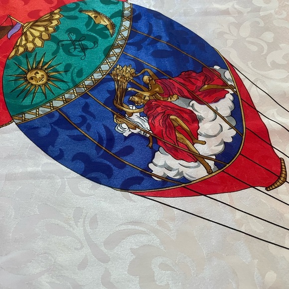 Vintage Hermes silk scarf - Picture 5 of 7